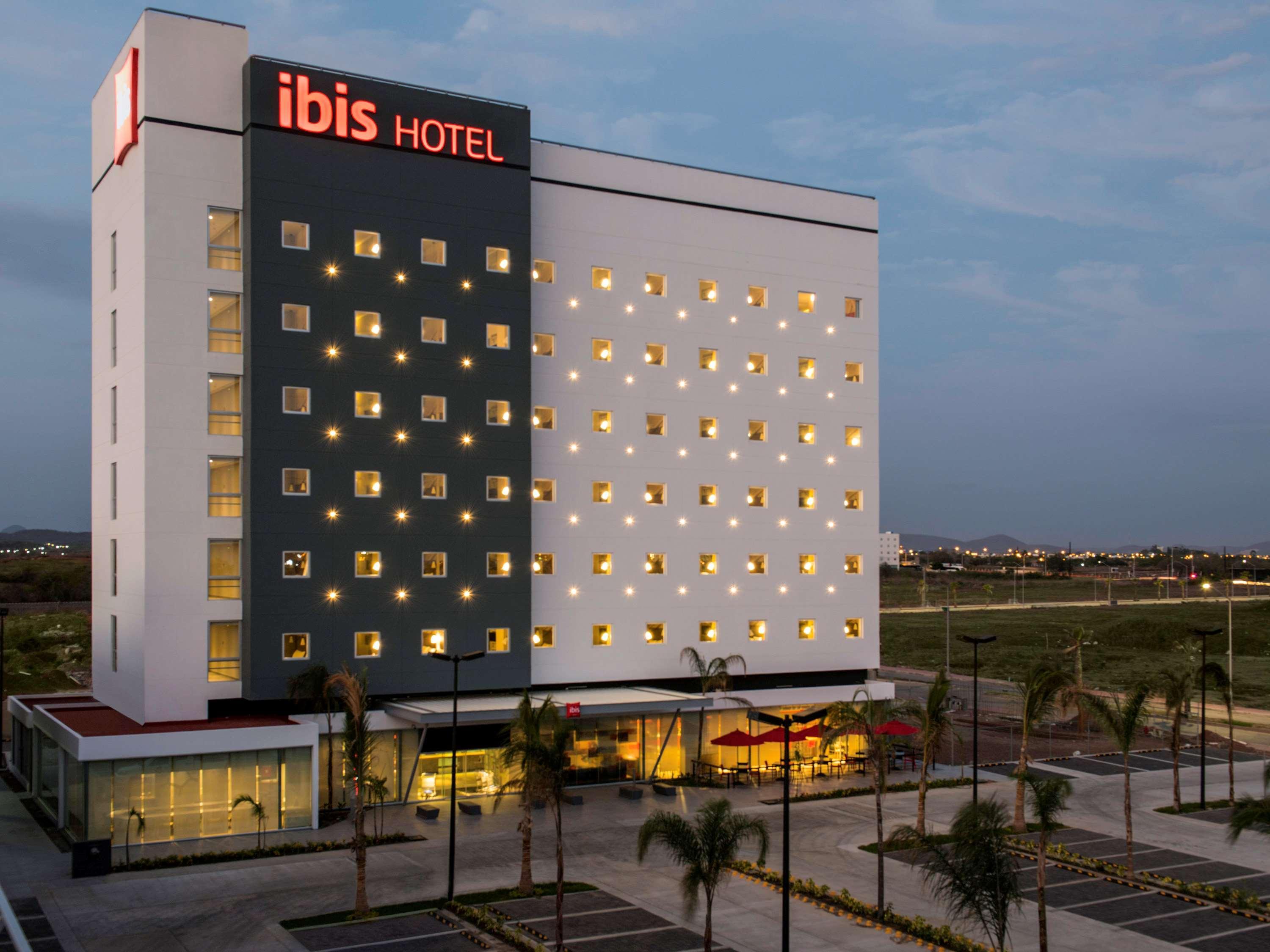 Ibis Mazatlan Marina Hotel Bagian luar foto